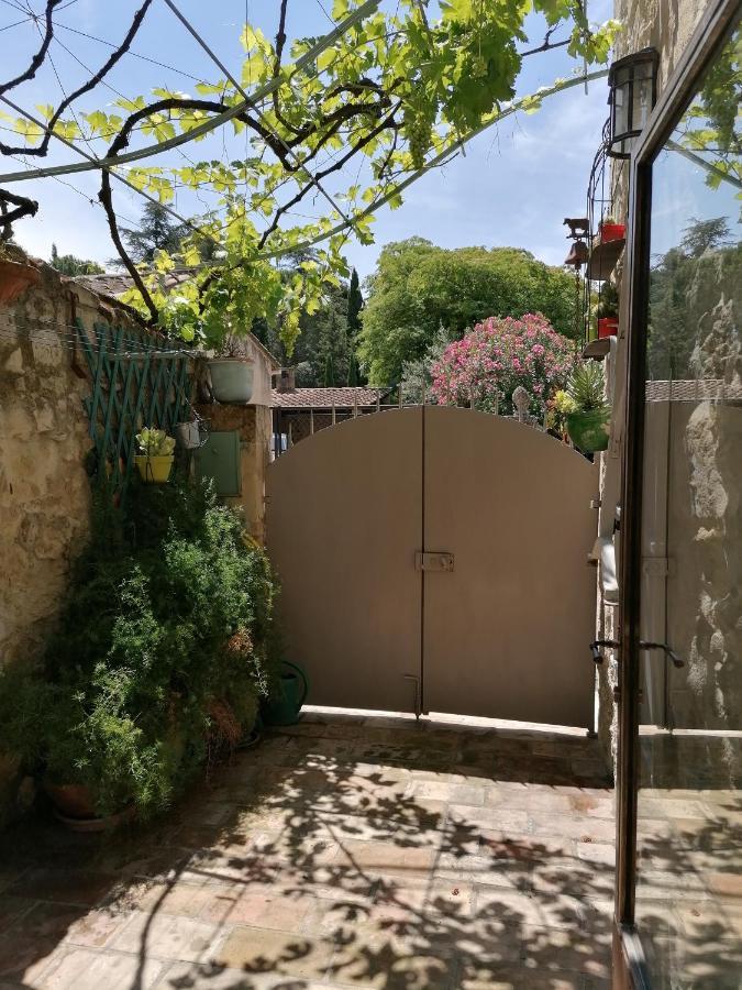 Maison De Charme Villeneuve Les Avignon Esterno foto